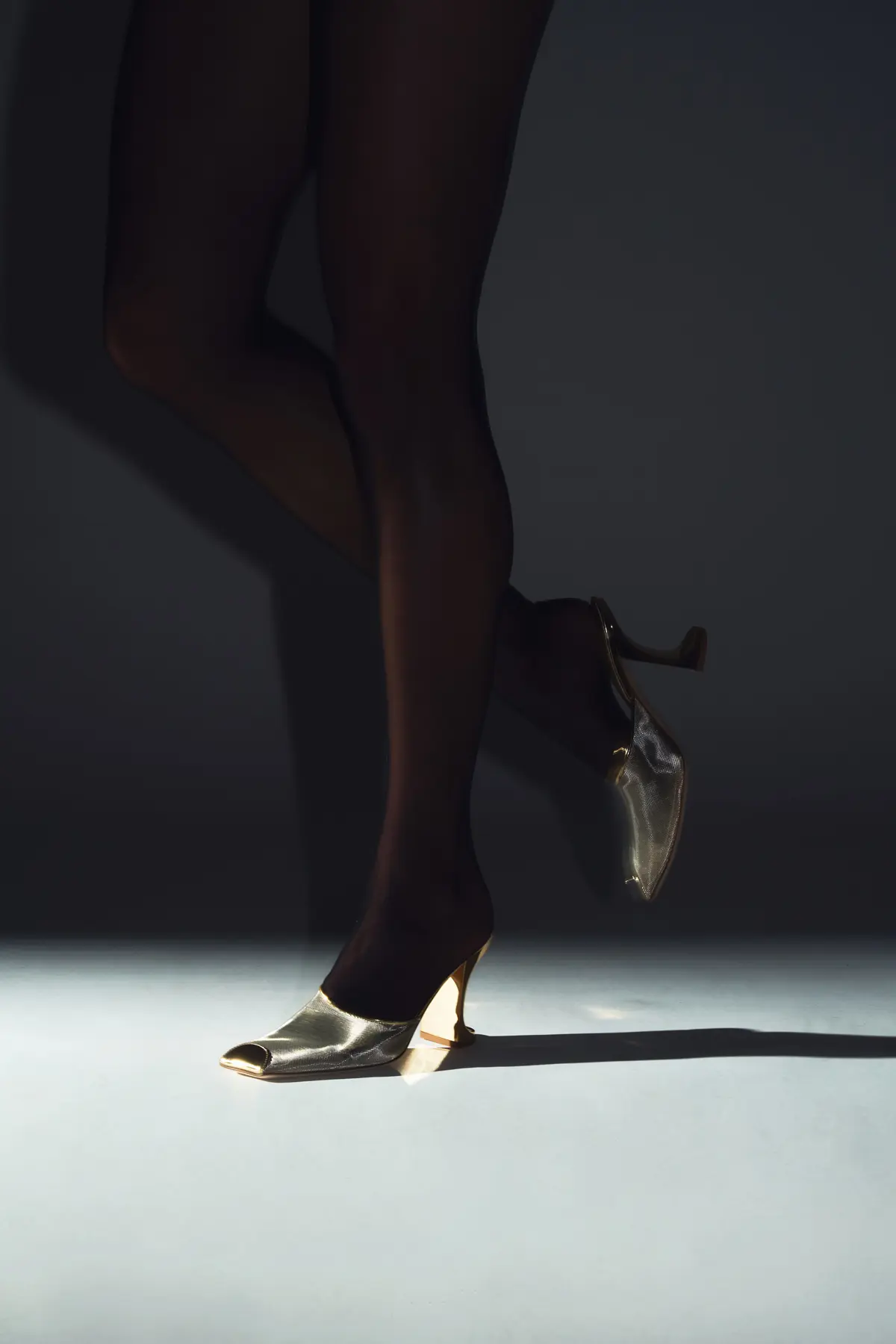 Mesh Shoes IZIE 02 Collection, 18 Min Mesh Shoes IZIE 02 Collection, 18 Min