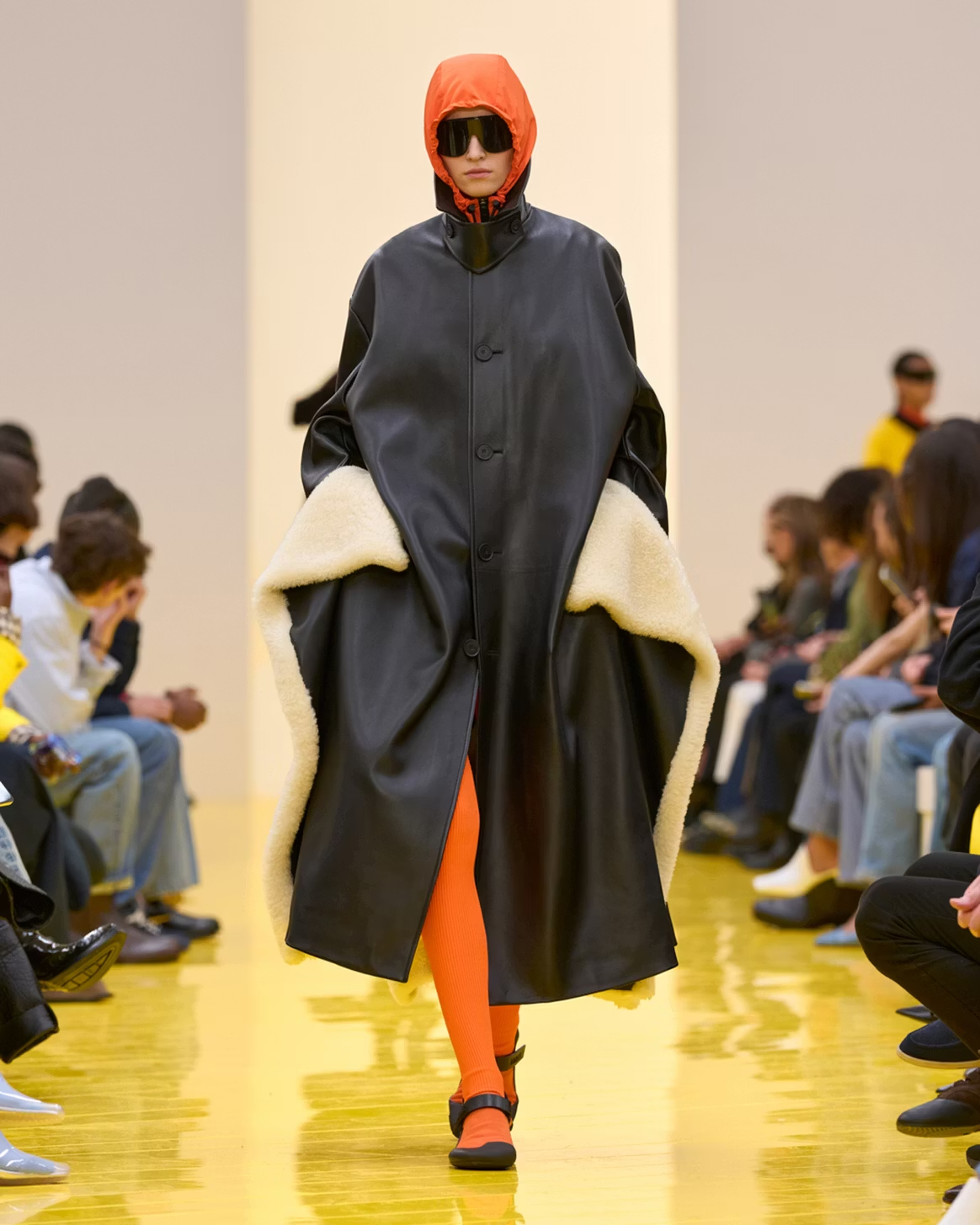 Loewe AW26