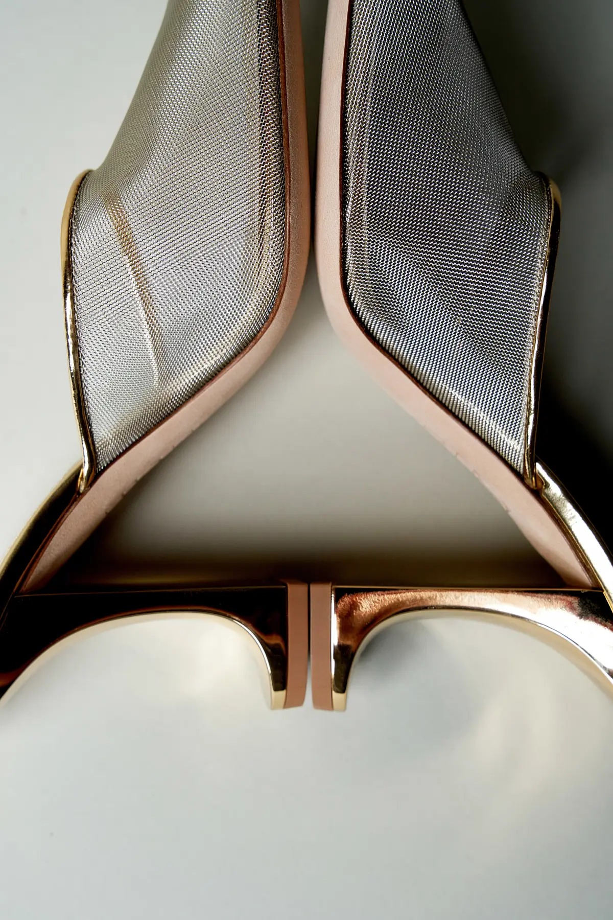 Mesh Shoes IZIE 02 Collection, 15 Min Mesh Shoes IZIE 02 Collection, 15 Min