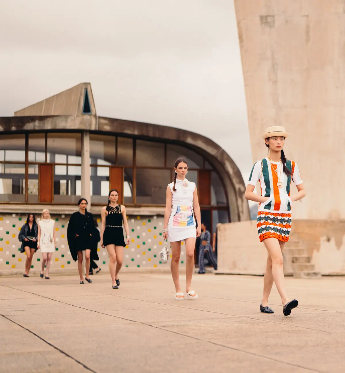 030524 Chanel Cruise 2024 25 Finale Le Corbusier Unite Dhabitation Copyright Flc Adagp 4 HD 030524 Chanel Cruise 2024 25 Finale Le Corbusier Unite Dhabitation Copyright Flc Adagp 4 HD